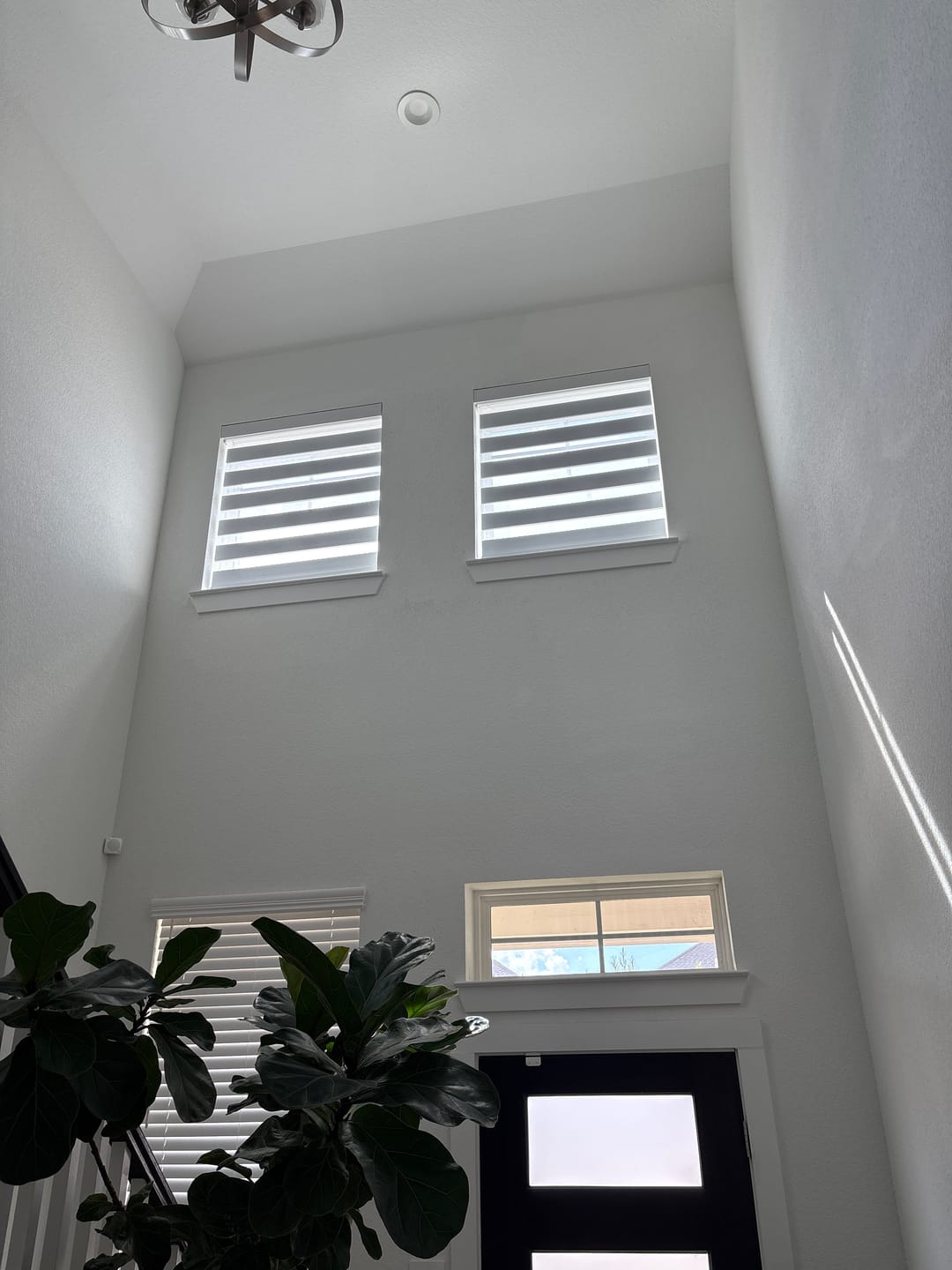 Customer photo review of Bringnox Motorized Zebra Roller Blinds 100% Blackout
