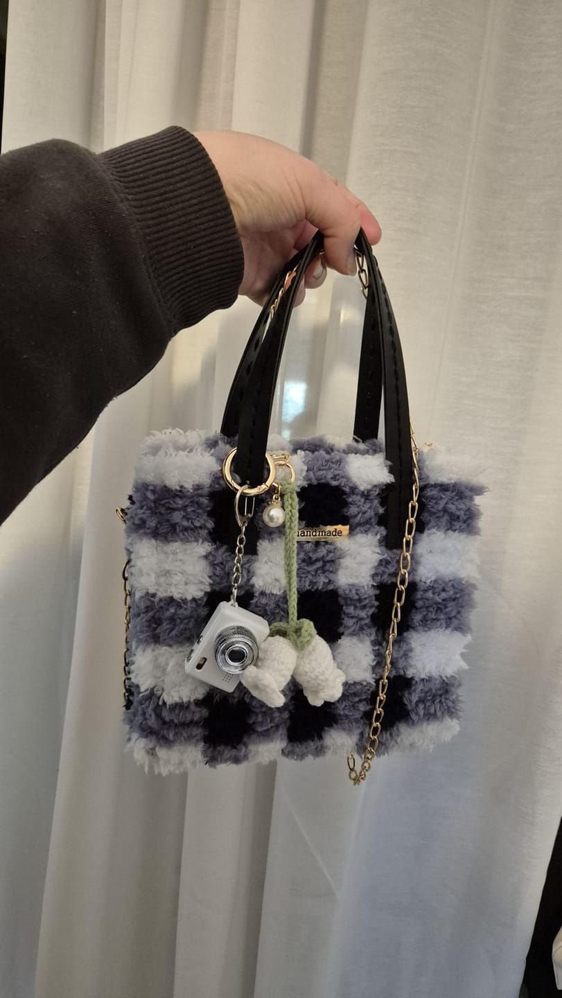 Customer photo review of Black Gingham - Woven Tote Bag Kit