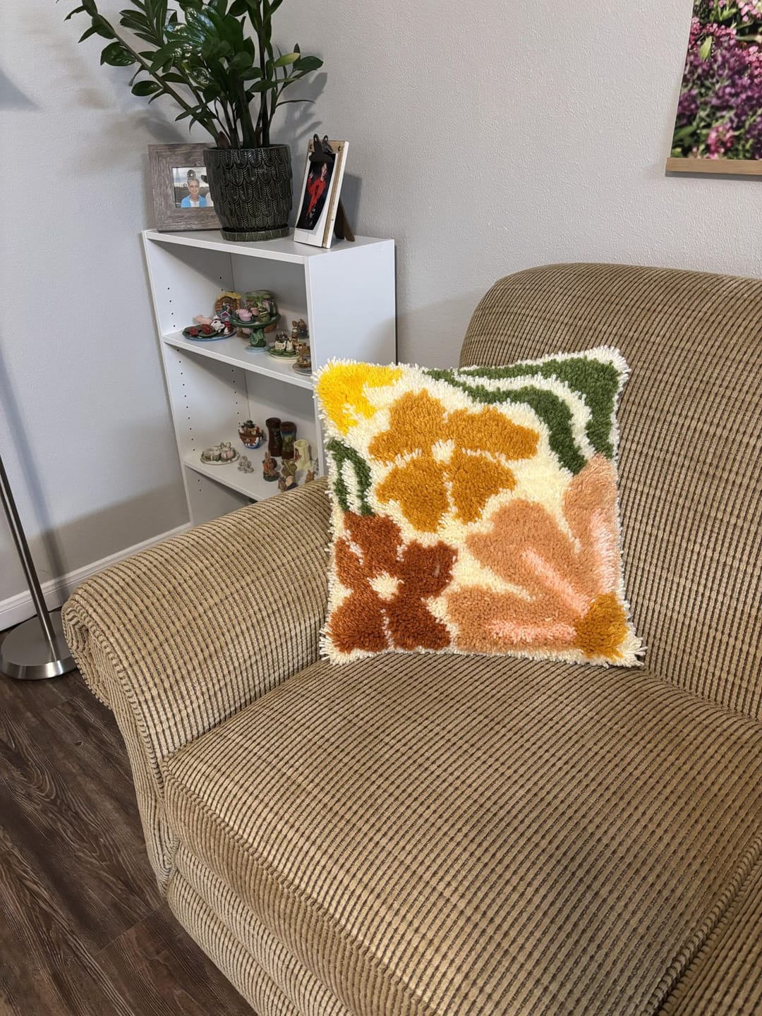 Customer photo review of PRETTY PETALS EARTHY - Latch Hook Cushion Kit