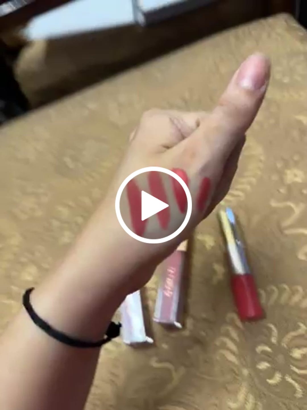 Customer video review of O.TWO.O HIGH ENERGY HEAVY MIST MATTE LIP GLAZE