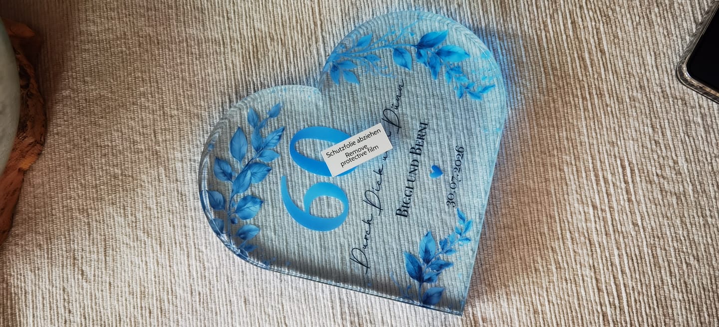 Customer photo review of Silberne Hochzeit - Personalisiertes Glasherz für Paare zum 25. Hochzeitstag