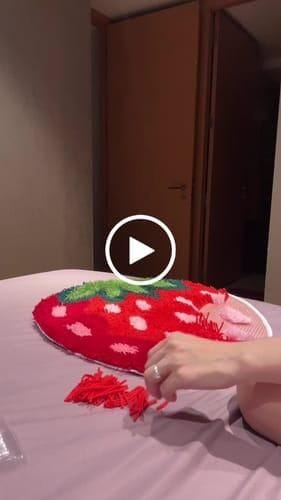 Customer photo review of STRAWBERRY DREAMING - Rug Making Kit
