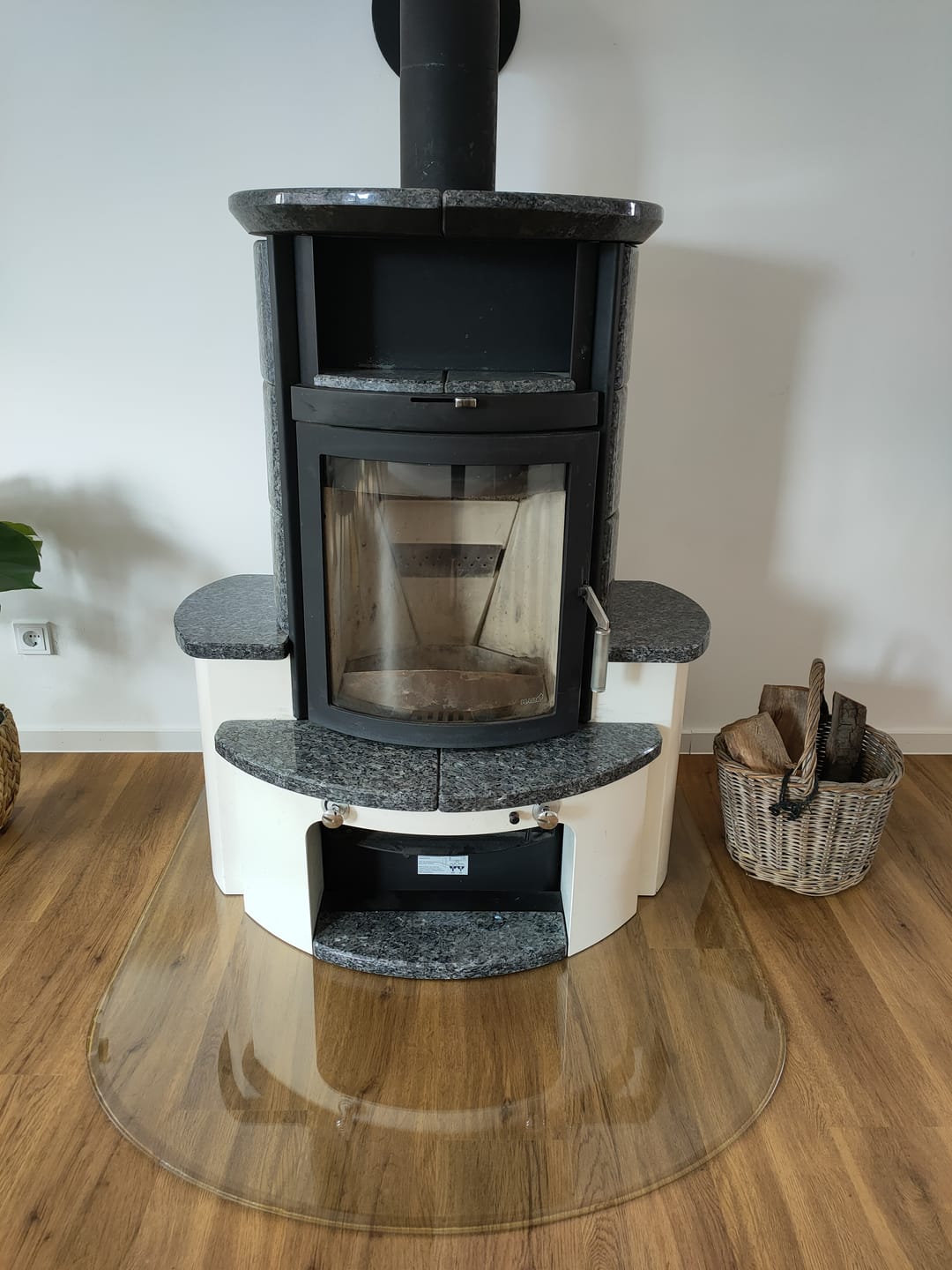 Customer photo review of Glasplatte Kamin, Funkenschutzplatte Glas für Kaminofen - Rundbogen