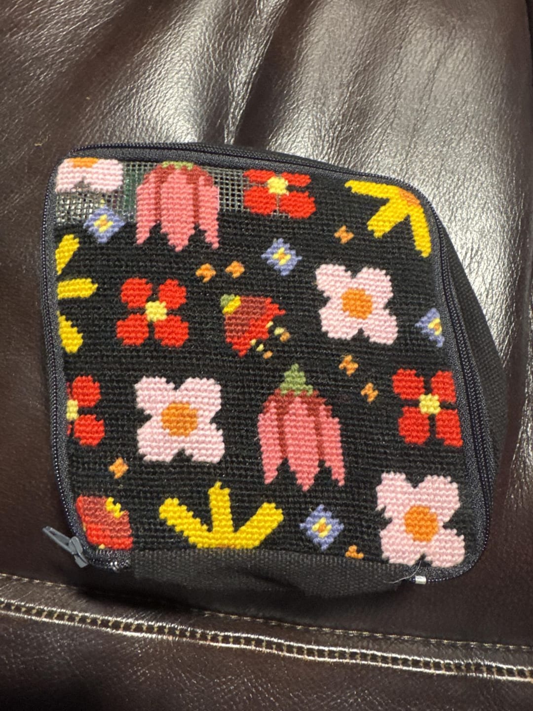 Customer photo review of POP ART PETALS - Needlepoint Pouch Kit