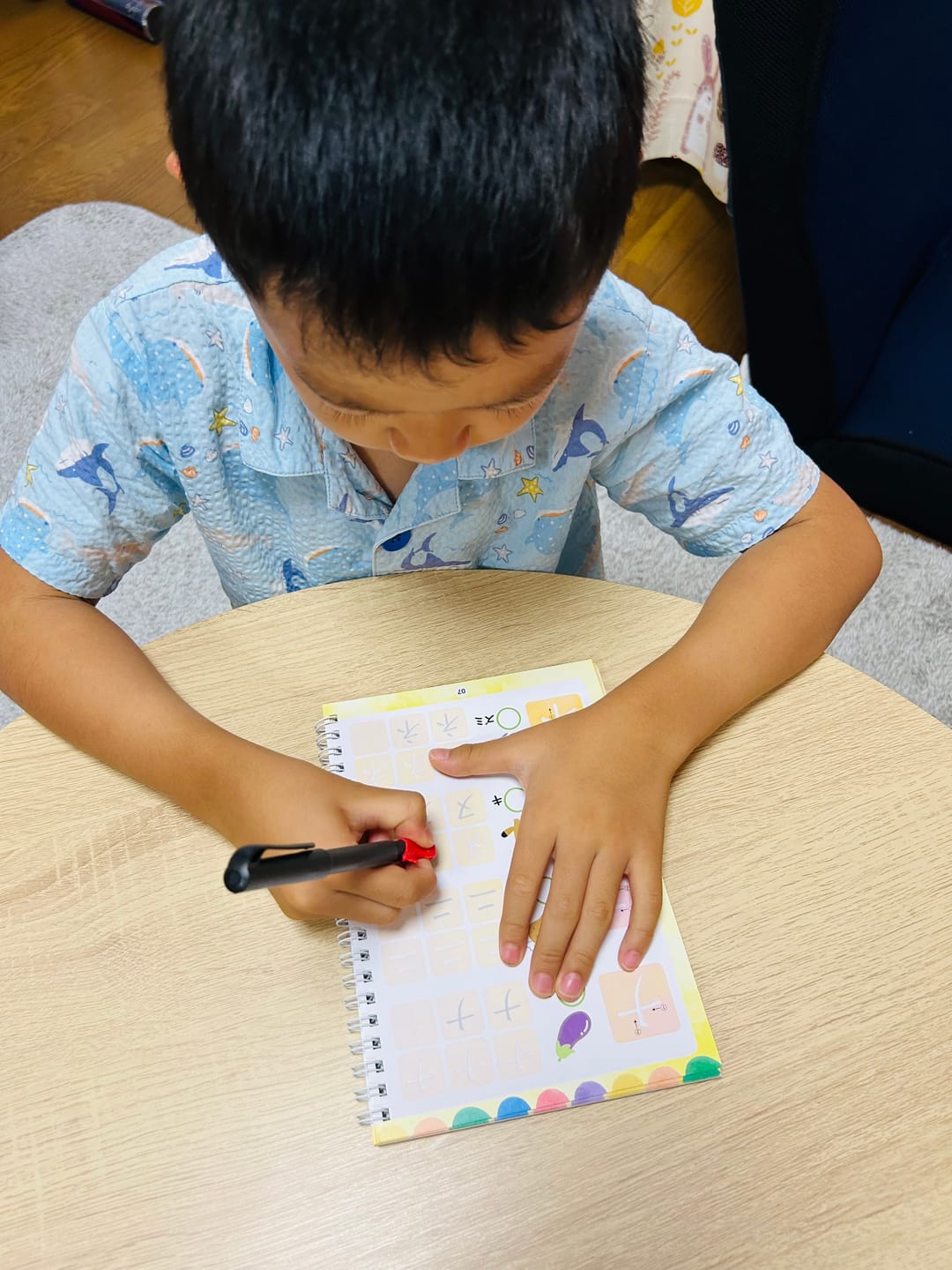 Customer photo review of 文字が消える!? まほうのドリル（ひらがな・カタカナ）