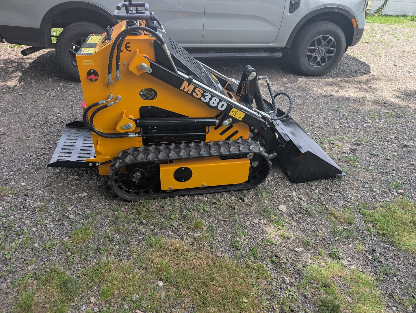 Customer photo review of MS380 23 HP, 800 kg Stand-On Mini Skid Steer Loader for Sale