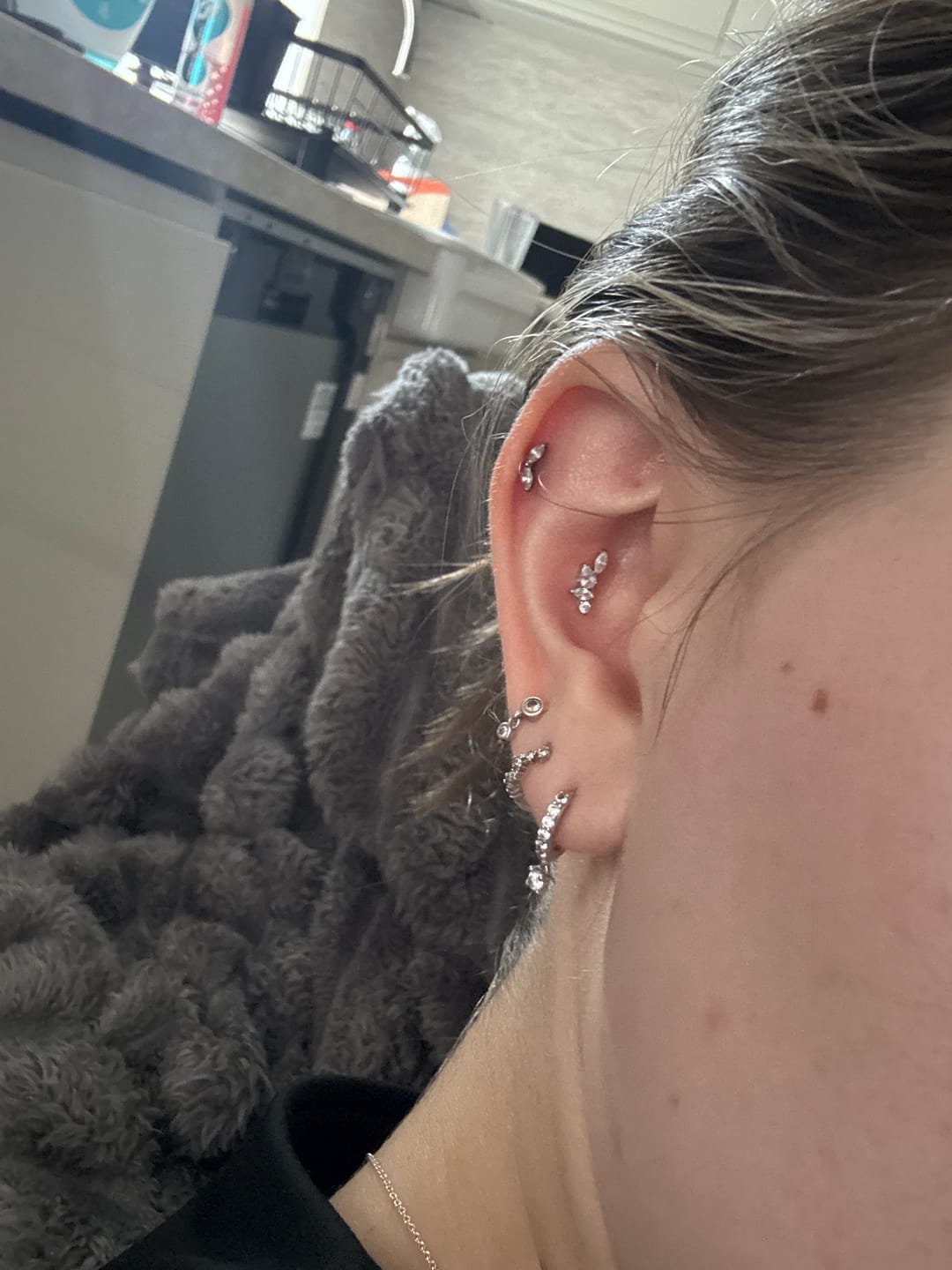 Customer photo review of DEIA Curved Cartilage Stud