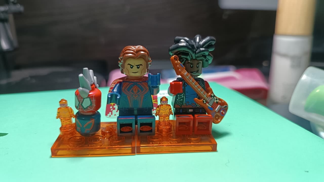 Customer photo review of SPIDER-MAN: A TRAVÉS DEL SPIDER-VERSO