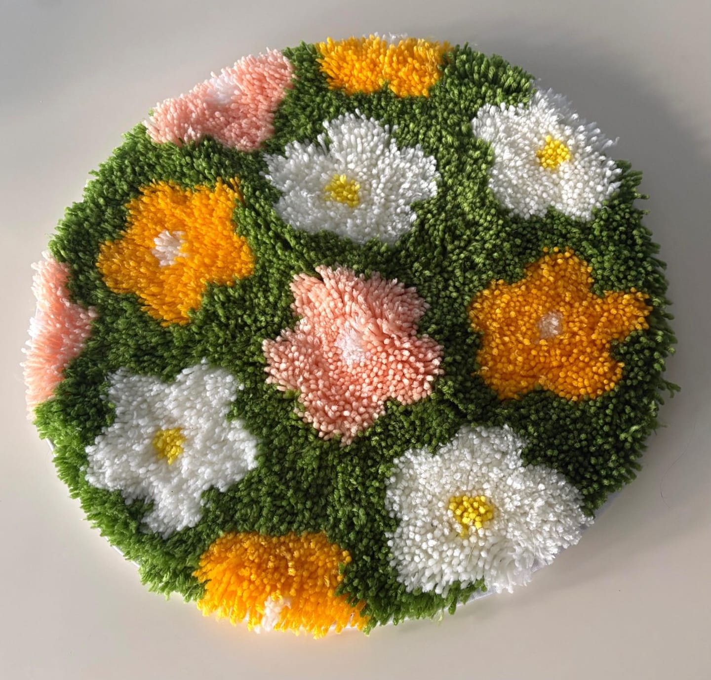 Customer photo review of FLOWER BOMB GREEN - Rug Making Kit