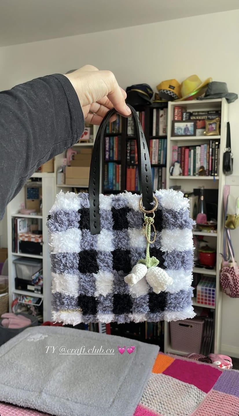 Customer photo review of Black Gingham - Woven Tote Bag Kit