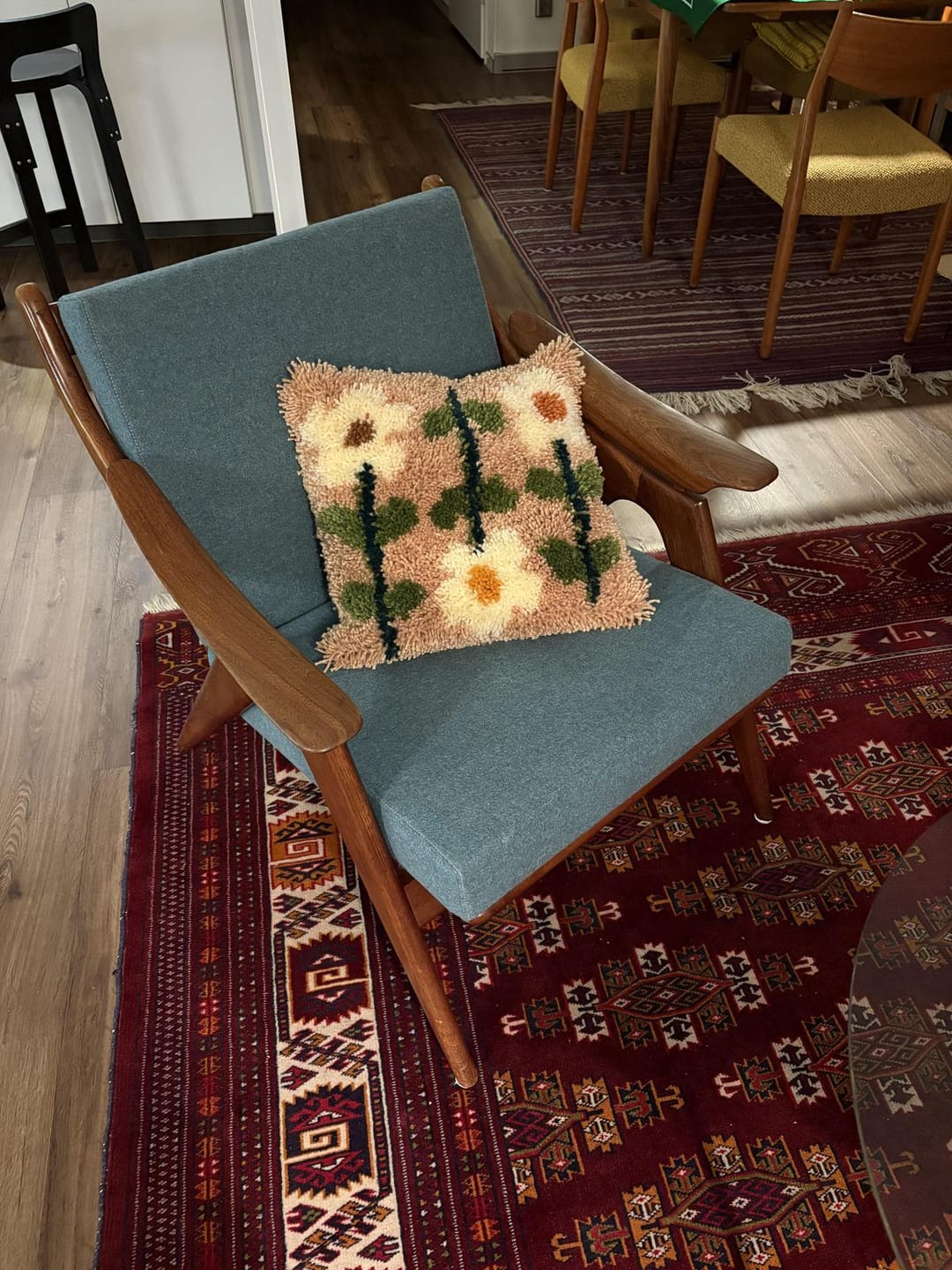 Customer photo review of EARTHY PICK OF THE BUNCH - Latch Hook Cushion Kit