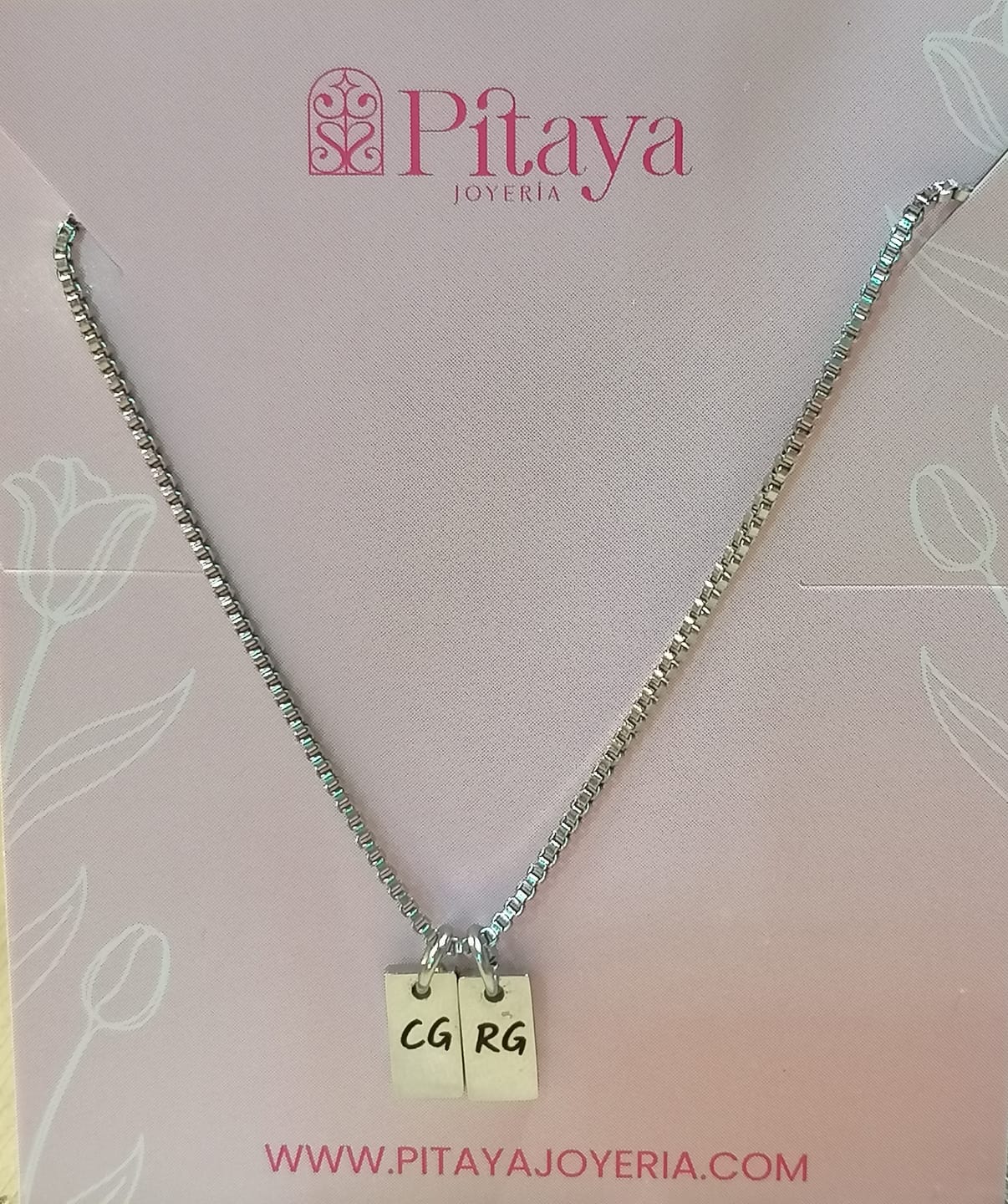 Customer photo review of Collar Plaquitas Mini Personalizado
