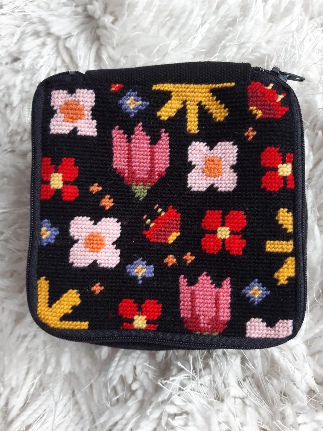 Customer photo review of POP ART PETALS - Needlepoint Pouch Kit