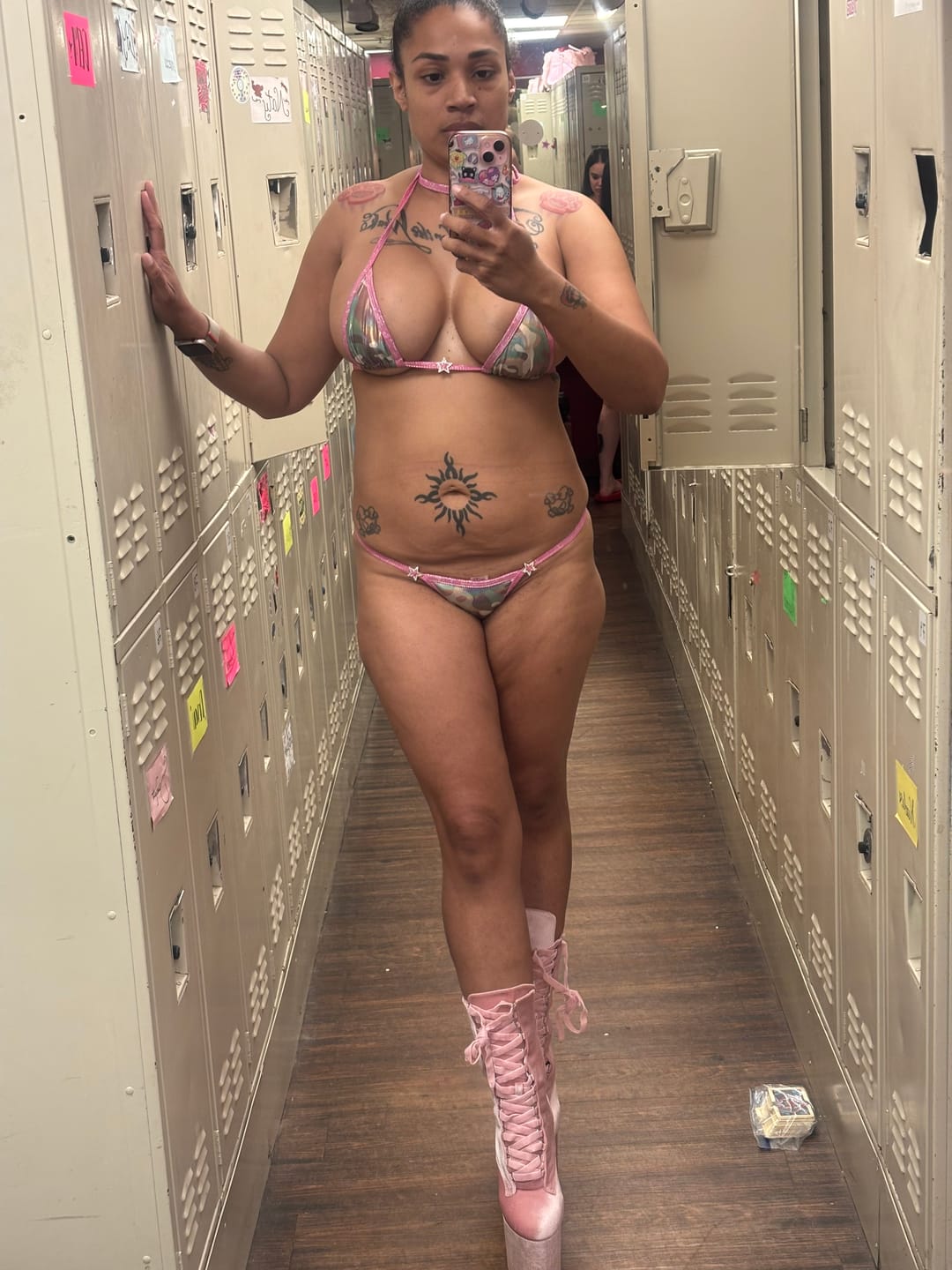 Customer photo review of ACE Cyber Brat Set: Glossy Camo n' Halo Hot Pink