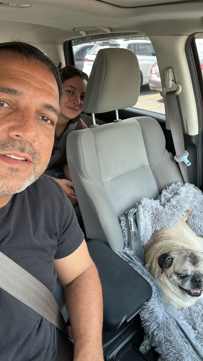 Customer photo review of Cobija Impermeable para Perros