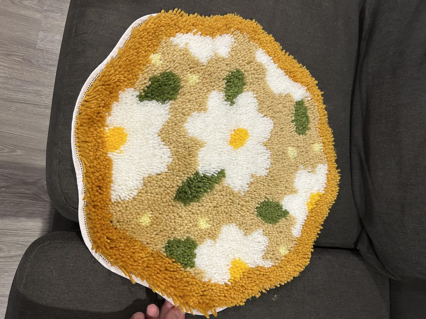 Customer photo review of DELIGHTFUL DAISIES - Rug Making Kit