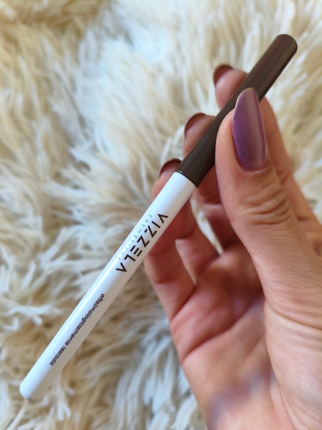 Customer photo review of Lapiseira Para Olhos Brown - Vizzela - Marrom Efeito Metalizado