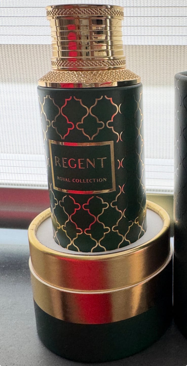Customer photo review of Maison Asrar Regent Eau de Parfum 100ml