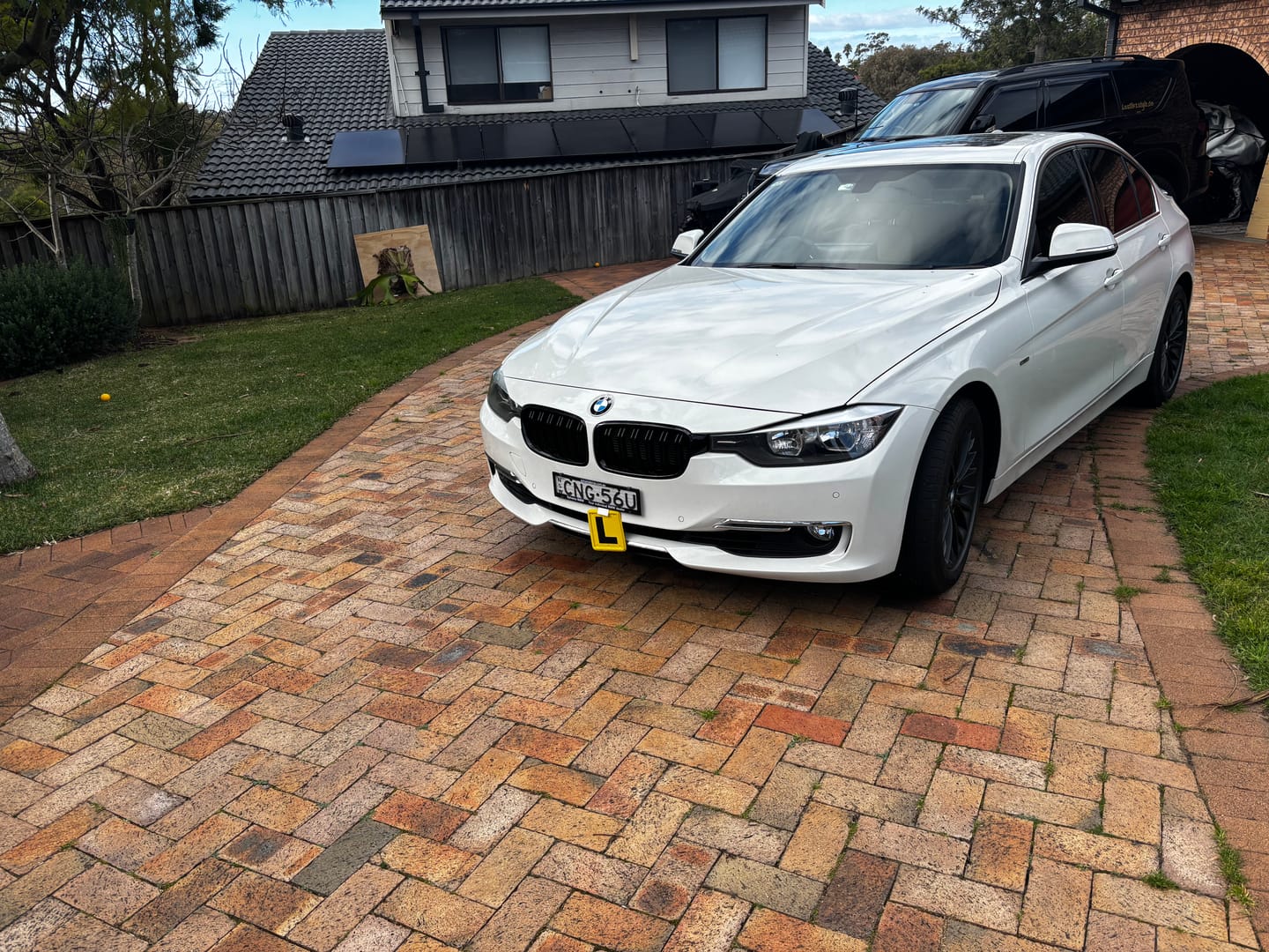 Customer photo review of ABS Glossy Black Front Grille Fit For BMW【F30/F31 316 318 320 328 330 335 340】