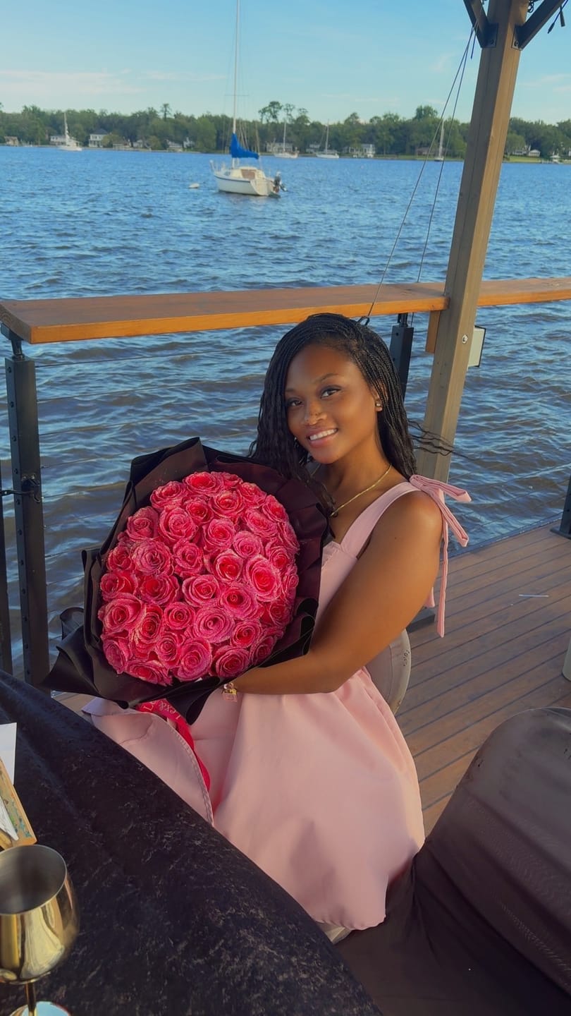 Customer photo review of Glitter Hot Pink Roses