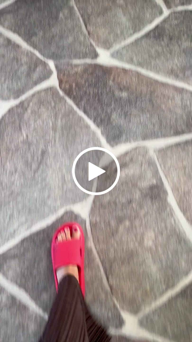 Customer video review of HappyFlops Original Drop 002