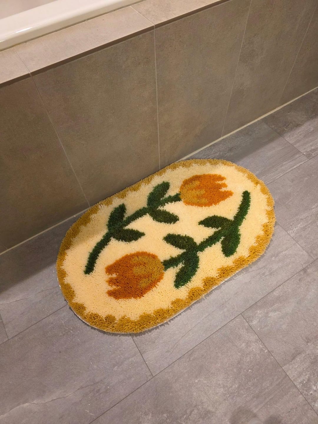 Customer photo review of AMSTERDAM TULIP FEVER - XL Rug Making Kit