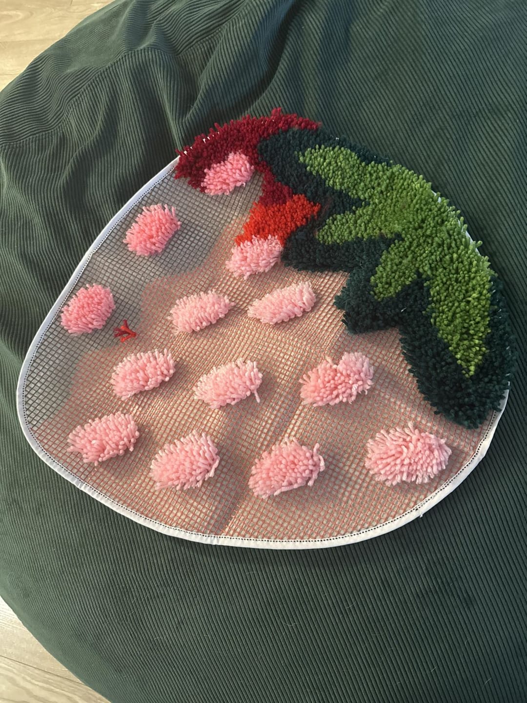 Customer photo review of STRAWBERRY DREAMING - Rug Making Kit