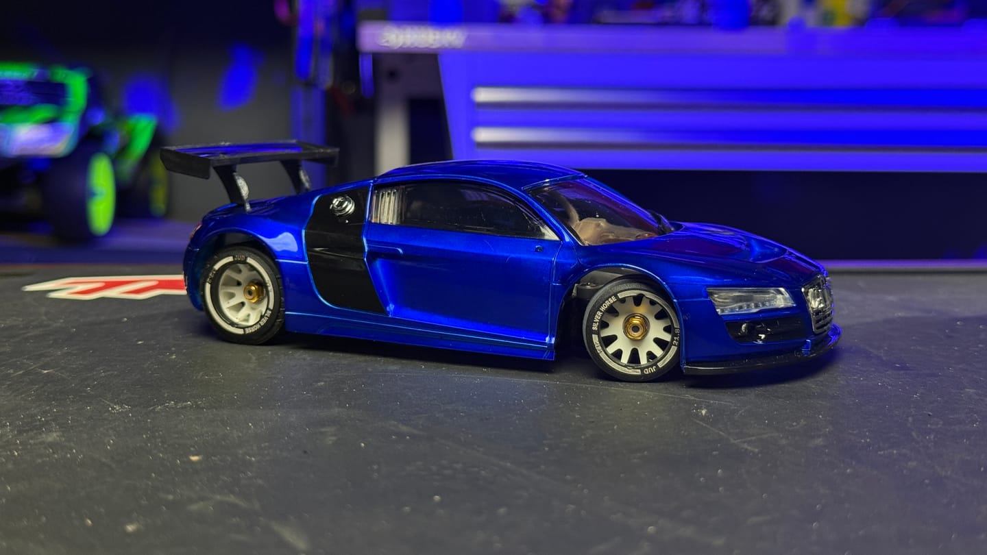 Customer photo review of (New Sizes)  Special Edition Silver Horse White Wheels EVO 2WD Rear Racing "JUD" Threaded carbon-fiber