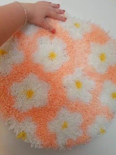 Customer photo review of FLOWER BOMB DAISY - Rug Making Kit