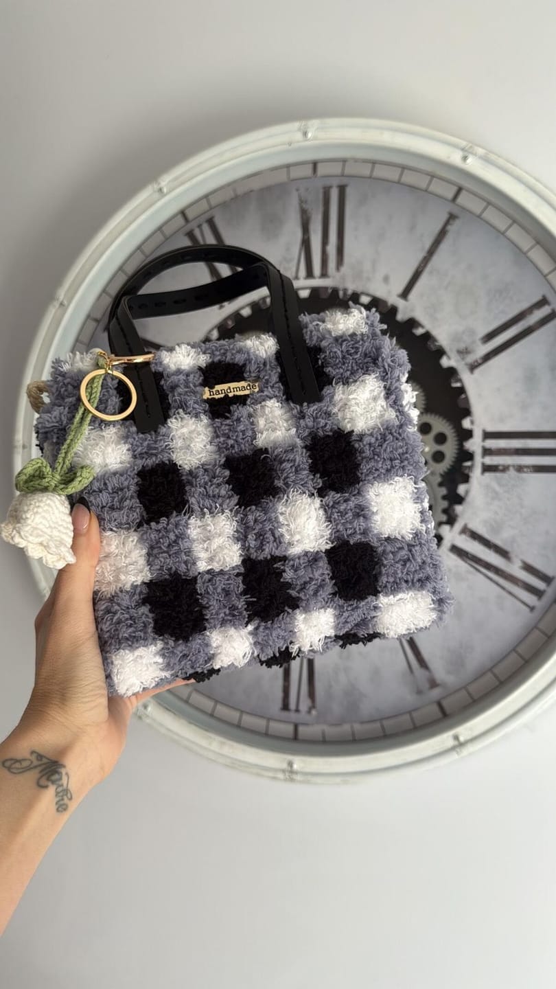 Customer photo review of Black Gingham - Woven Tote Bag Kit