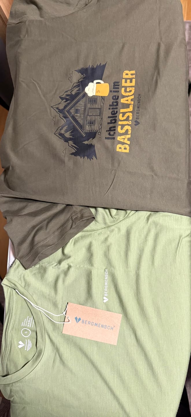 Customer photo review of Basislager - Unisex Premium Organic Shirt