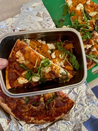 Customer photo review of Harbour Essentials - Wireless & Self Heating Lunchbox