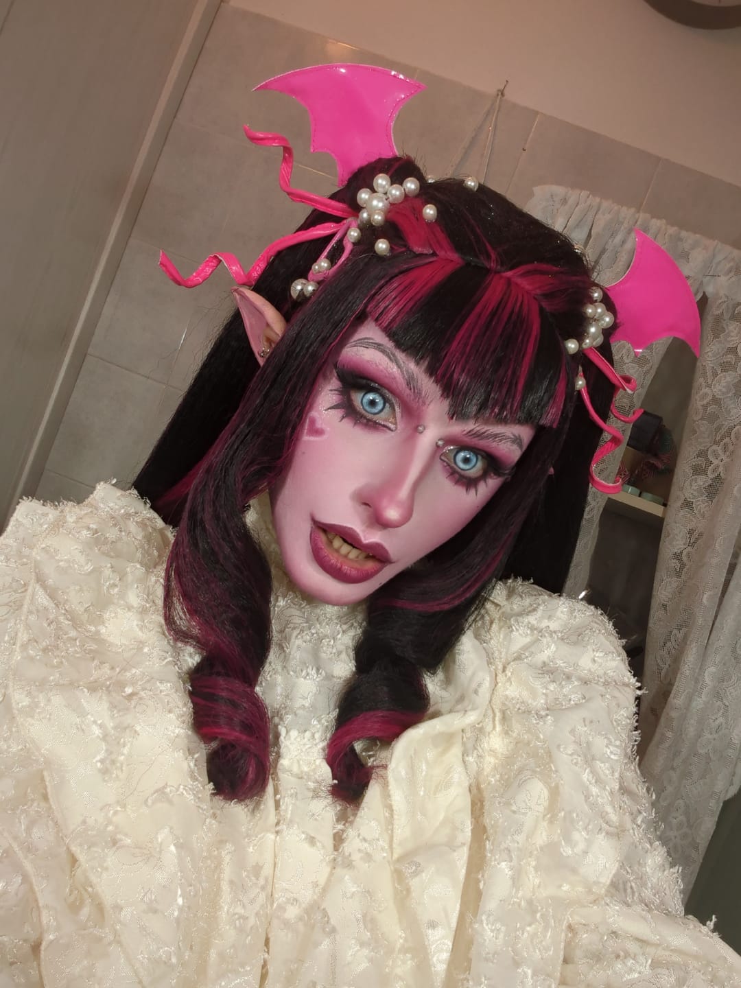Customer photo review of Monster High Draculaura Long Mix Hair Basic Wig