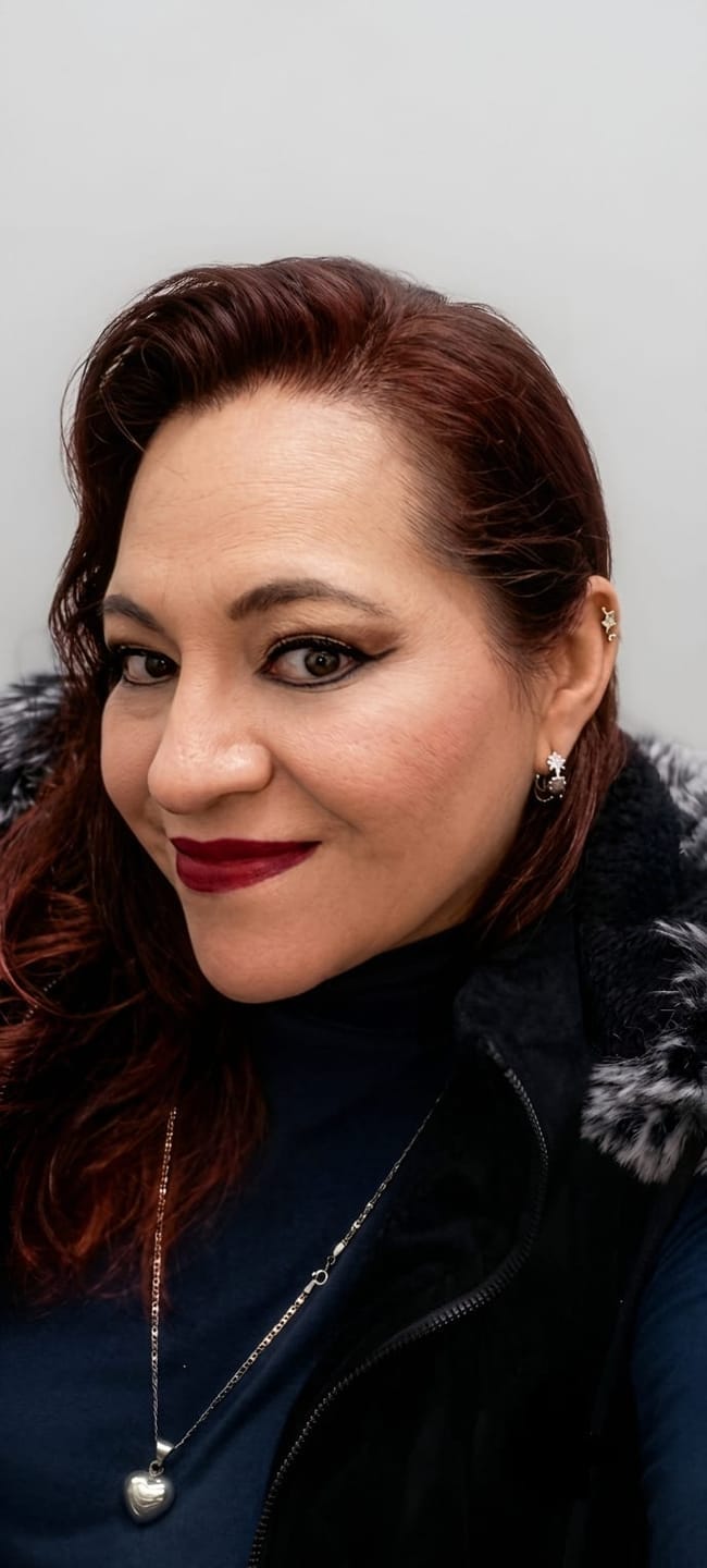 Customer photo review of Piercing de Florecita con Zirconias
