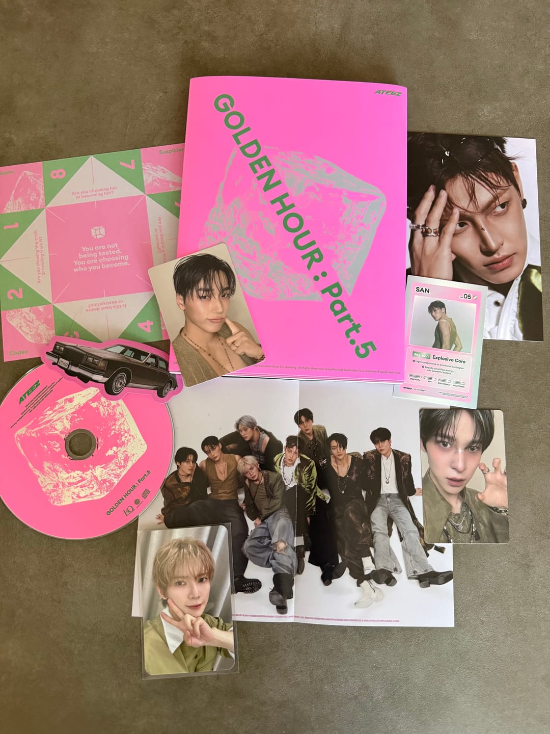 Customer photo review of [Fansign session.2] ATEEZ - 14TH MINI ALBUM - [GOLDEN HOUR : Part.5] (A/ DIARY/ Z Ver.)