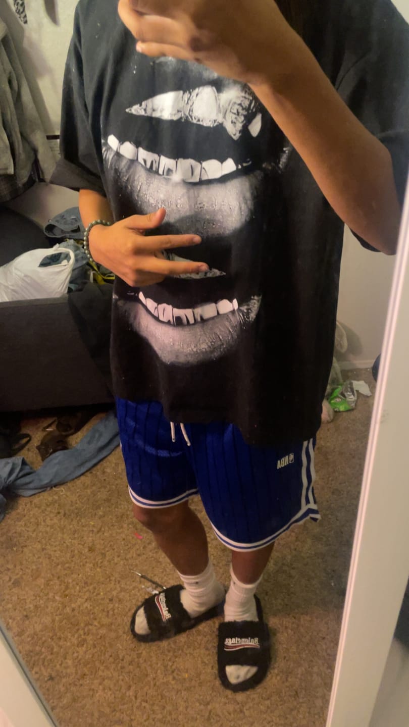Customer photo review of Grin Fang Mouth Boxy Vintage Shirt Oversized Unisex Streetwear Graphic Tees Y2K