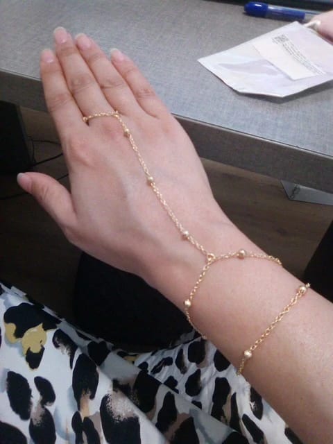 Customer photo review of Aira East Chain Bracelet