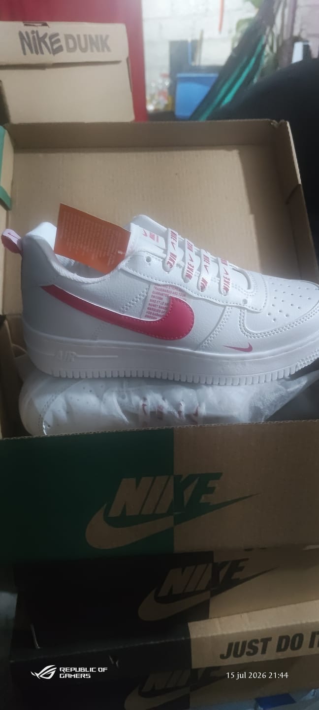 Customer photo review of Tenis 275 Blanco Fiusha