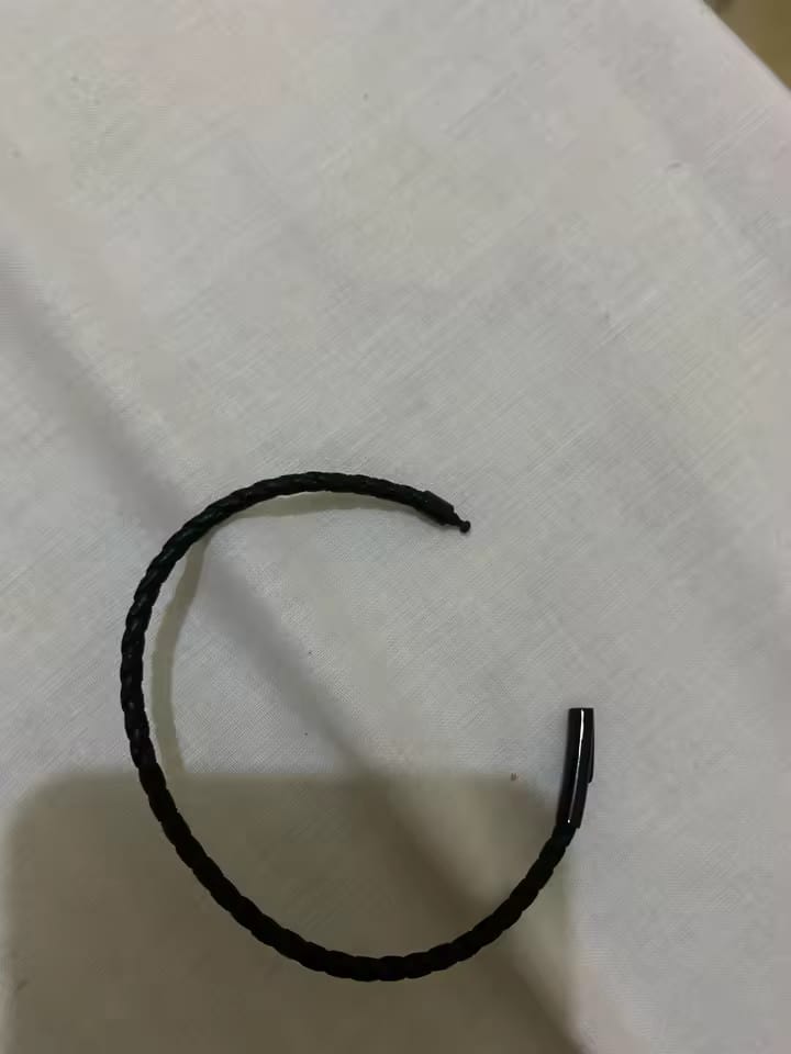 Customer photo review of Személyre Szabható Mágneses Bőr Páros Karkötők