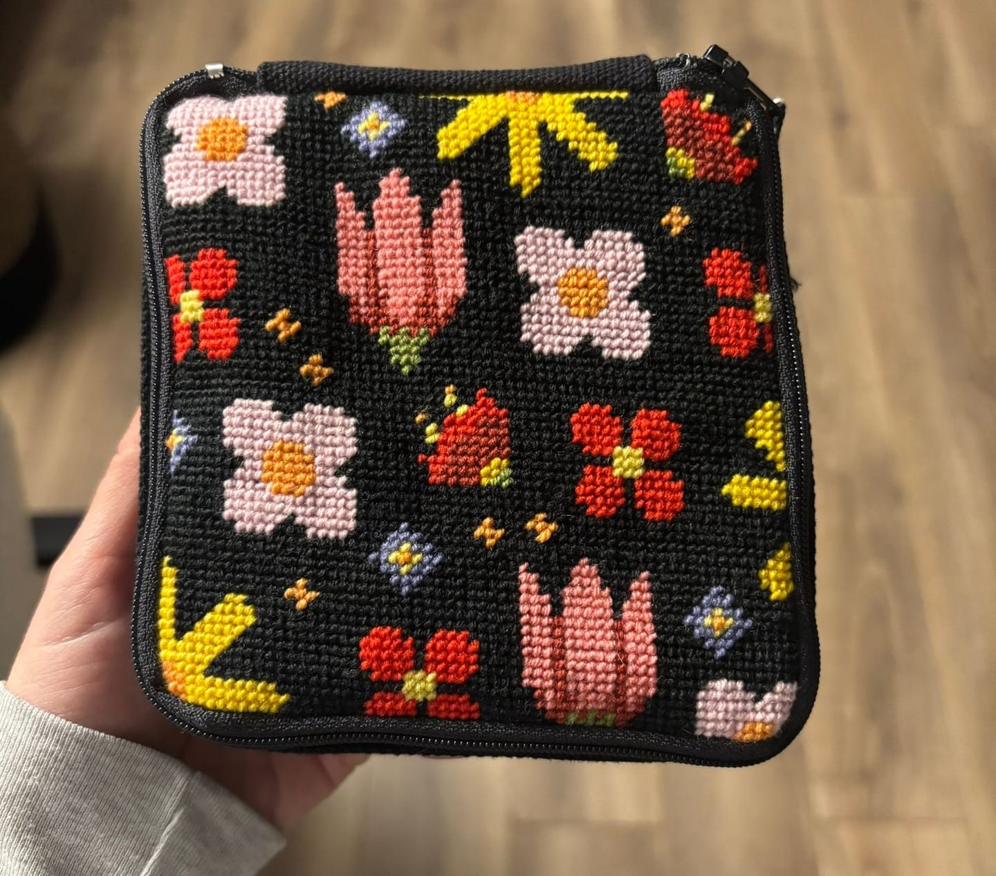 Customer photo review of POP ART PETALS - Needlepoint Pouch Kit