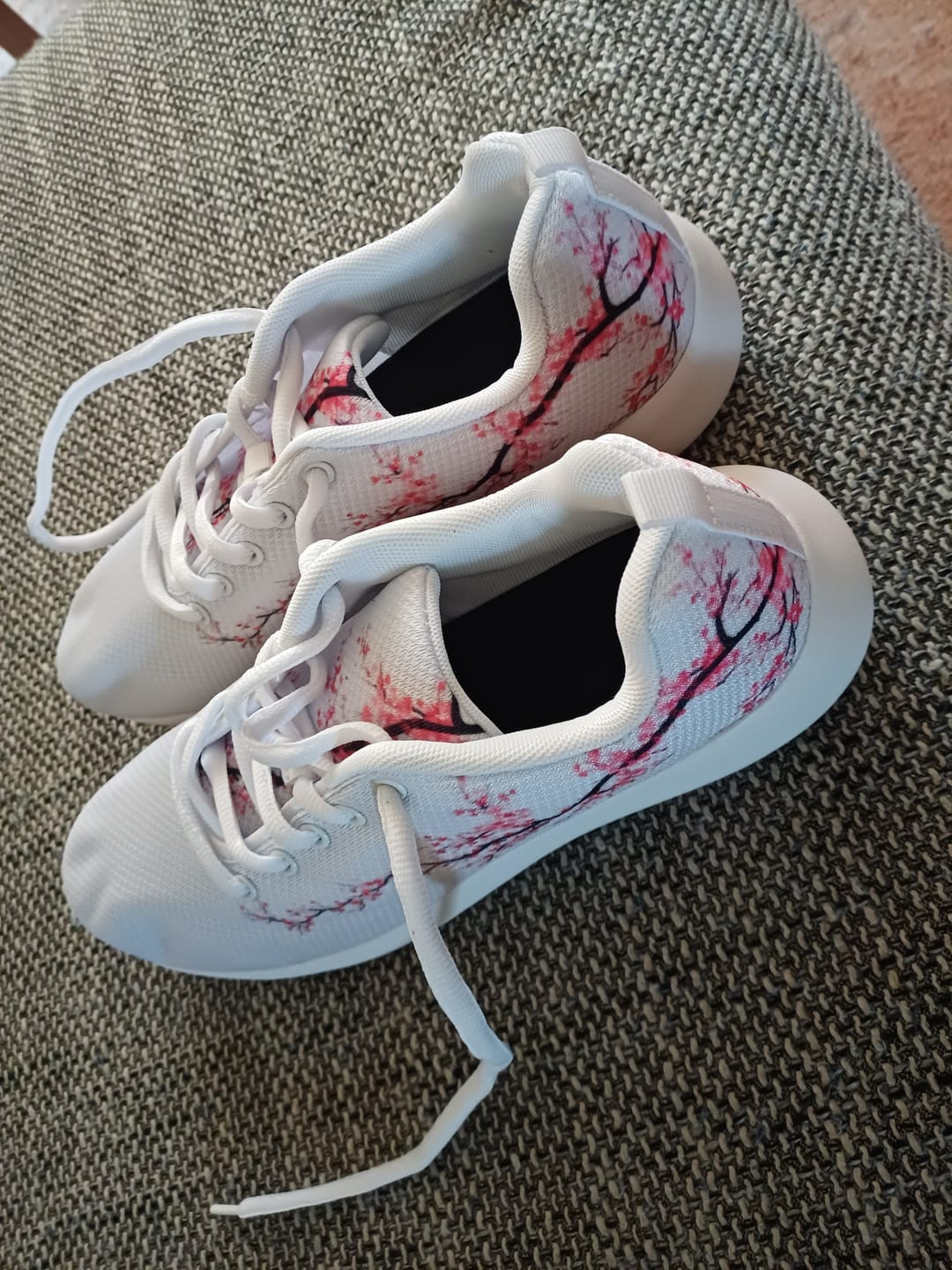 Customer photo review of Sneakers Sakura
