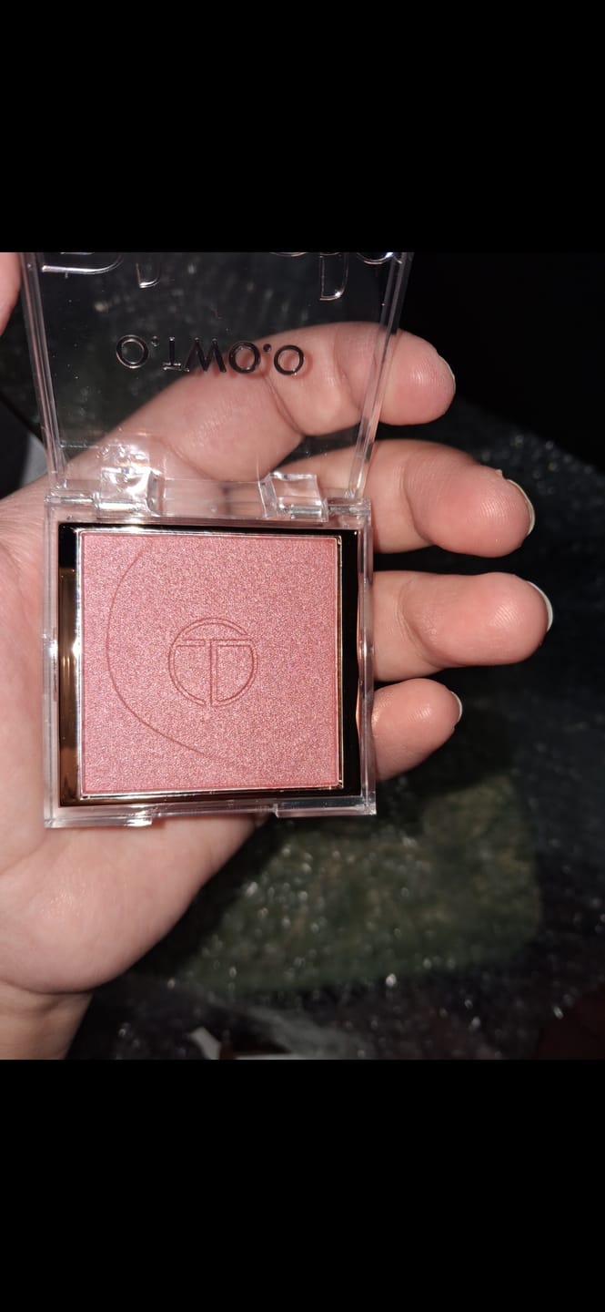 Customer photo review of O.TWO.O SILKY GLOW POWDER BLUSH