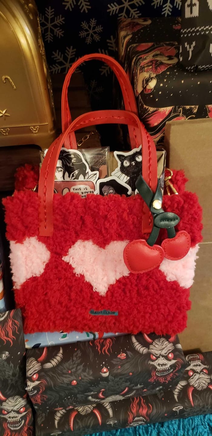 Customer photo review of RED HEARTBREAKER - Woven Tote Bag Kit
