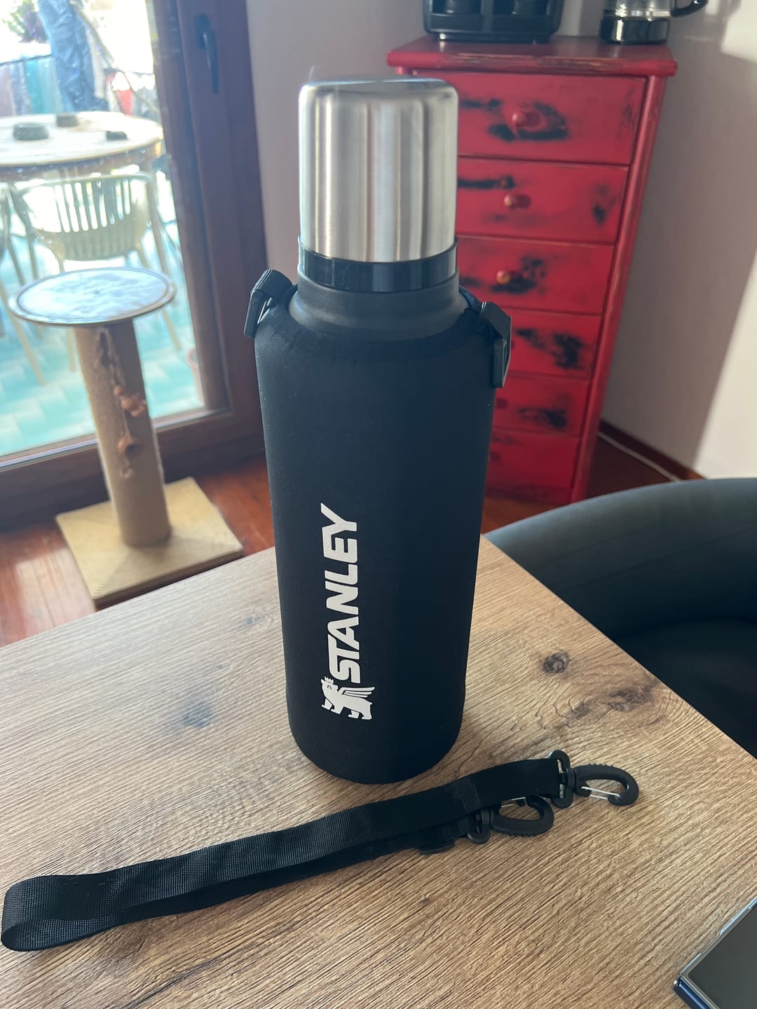 Customer photo review of Stanley Classic Legendary Bottle Siyah 2.3 L