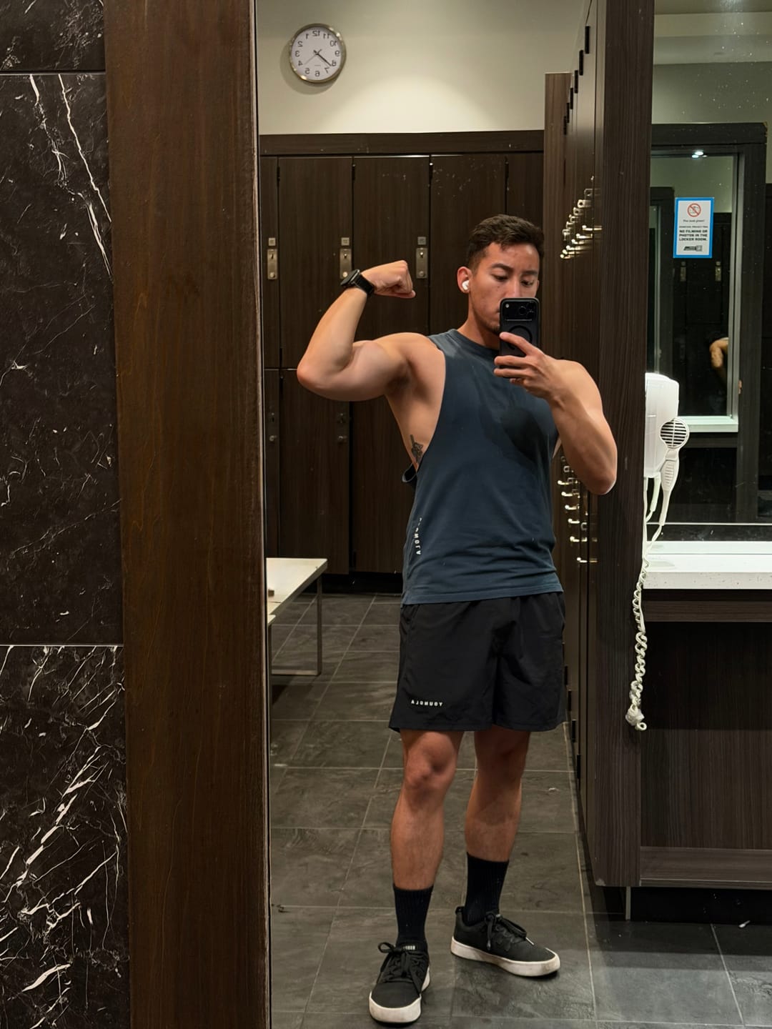 Customer photo review of 1022 - Staple Shorts 4.5"