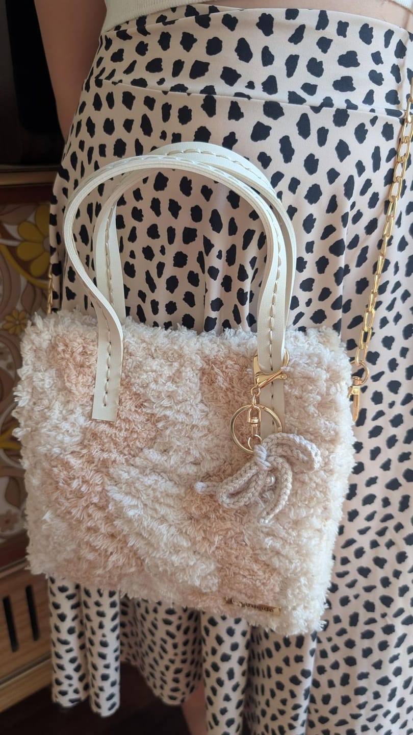 Customer photo review of Neutrals Wavey - Woven Tote Bag Kit