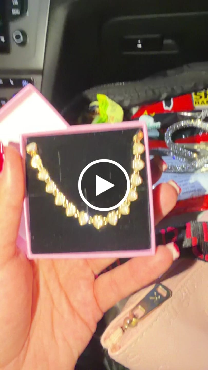 Customer video review of Drop Heart Halskette | 18K vergoldet