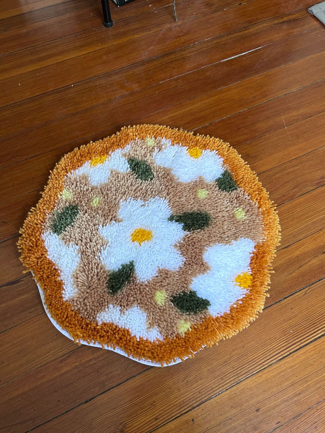 Customer photo review of DELIGHTFUL DAISIES - Rug Making Kit