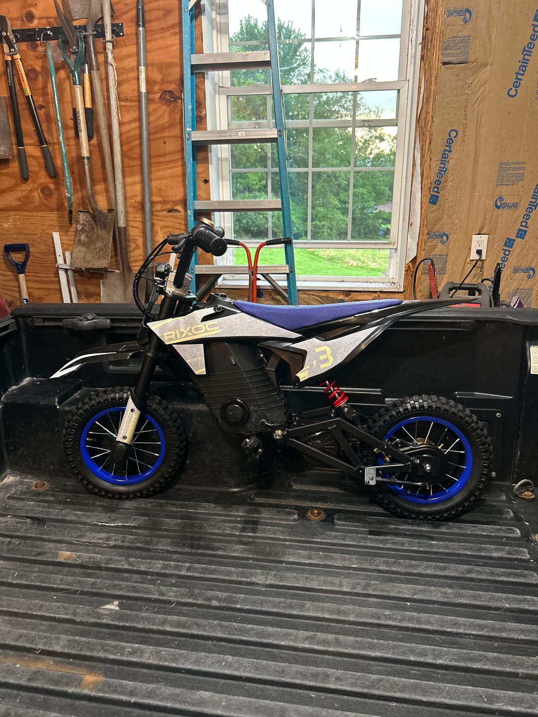 Customer photo review of Rixoc DK12 Kids Electric Dirt Bike