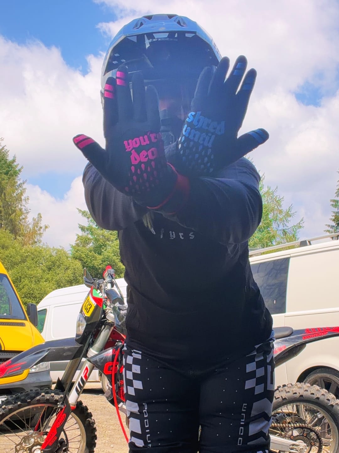 Customer photo review of Neon | Gravity Gloves
